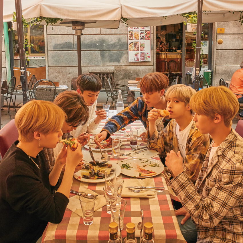 ONEUS 1st Photo Book「ONEUS In Milano」